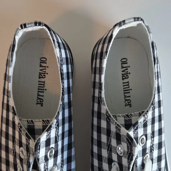 Olivia Miller Black and White Checkered  Lace Up Sneakers Size 9 - Picture 3 of 5